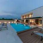 Korina * Primošten